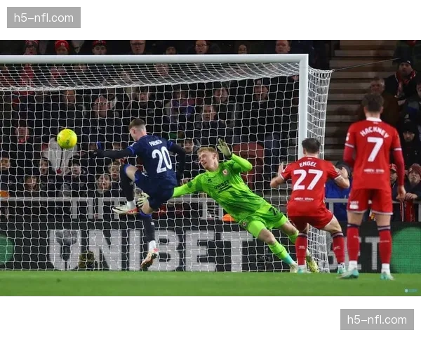 官方：布伦特福德与主力前锋伊万-托尼续约三年，俱乐部看重其作为第一道防线的作用